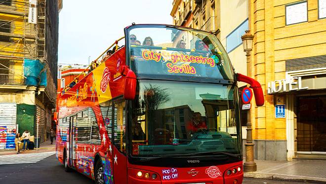 Seville: Alcázar, Cathedral & 24-Hour Hop-On Hop-Off Bus