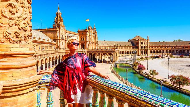 Seville: Alcázar, Cathedral & 24-Hour Hop-On Hop-Off Bus