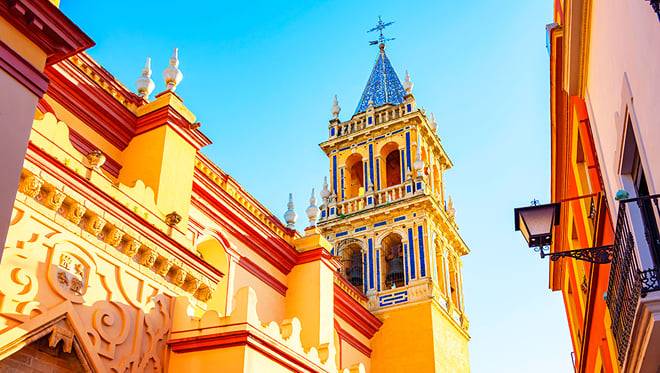 Seville: Alcázar, Cathedral & 24-Hour Hop-On Hop-Off Bus