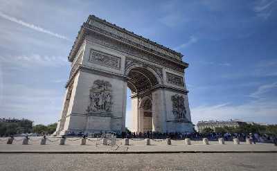Paris: Champs-Élysées & Arc de Triomphe Walking Tour