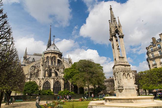 Paris: Notre-Dame , Île de la Cité & Île Saint-Louis Guided