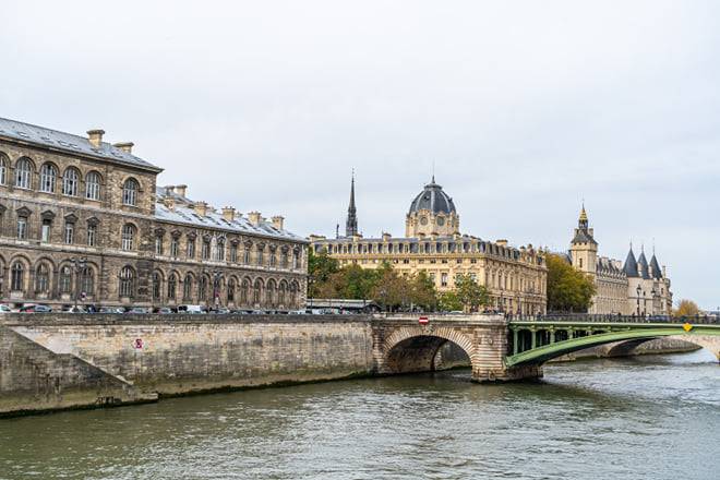 Paris: Notre-Dame , Île de la Cité & Île Saint-Louis Guided