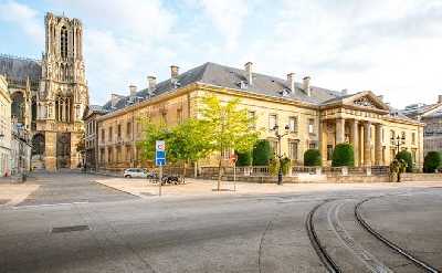 From Paris: Reims Cathedral & Pommery Cellars Day Trip