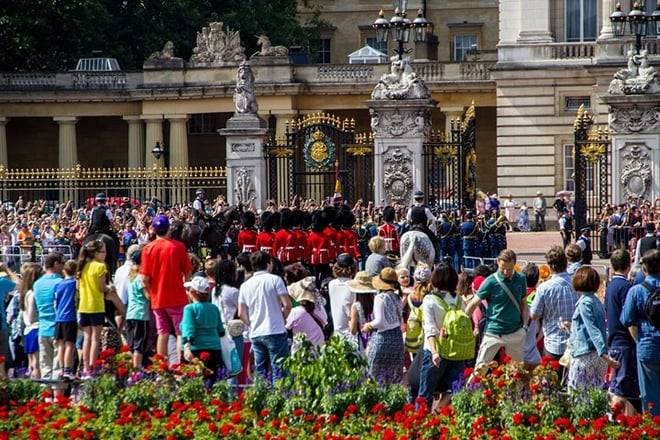 London: Changing of the Guard Guided Walking Tour