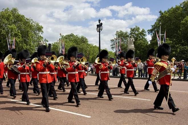 London: Changing of the Guard Guided Walking Tour