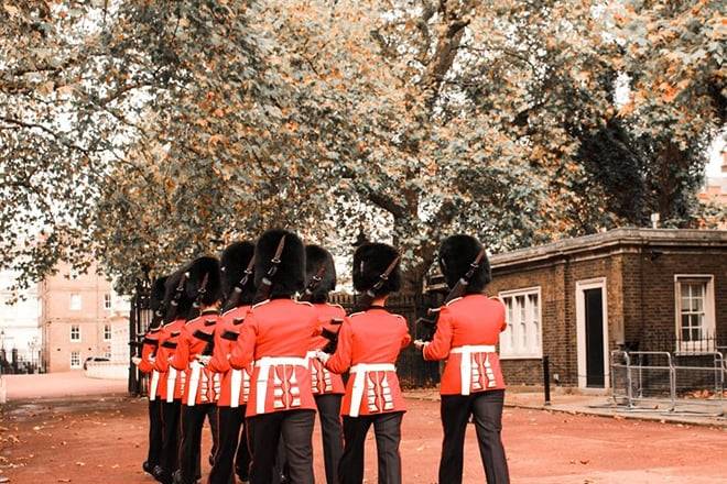 London: Changing of the Guard Guided Walking Tour