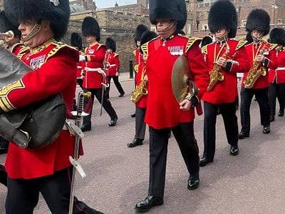 London: Changing of the Guard Guided Walking Tour