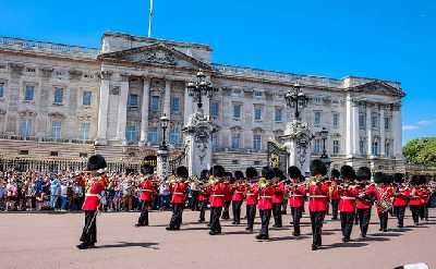London: Changing of the Guard Guided Walking Tour