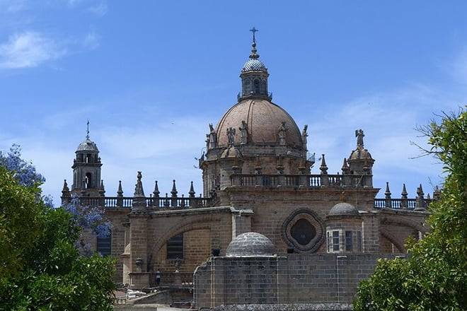 From Seville: Private Day Trip to Jerez & Cádiz